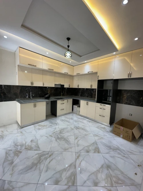 بيع شقة فخمة F4 في إقامة مغلقة - السبالة، درارية