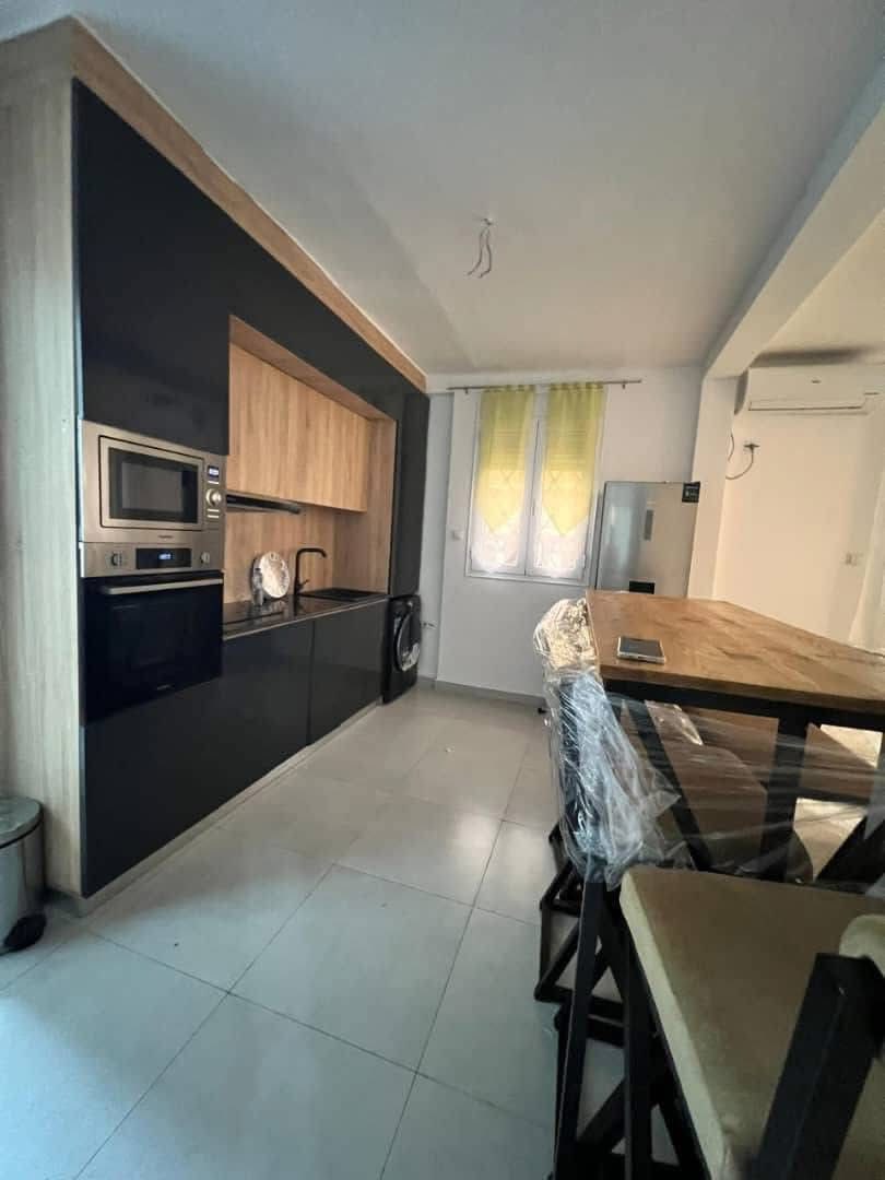 شقة F3 مريحة للبيع في حي مغلق - الشراقة